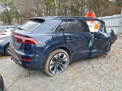2025 Audi Q8, VIN WA1EVBF1XSD023598. Zdjęcie 3 z 6 z aukcji Copart. Katalog aut z USA OpenDataCar.