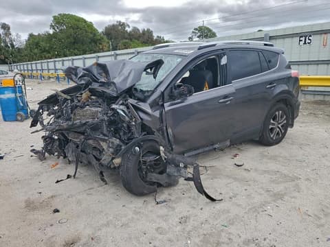 2016 Toyota RAV4, VIN JTMBFREV9GJ095985. Фото 1 з 6 з аукціону Copart. Каталог авто зі США OpenDataCar.