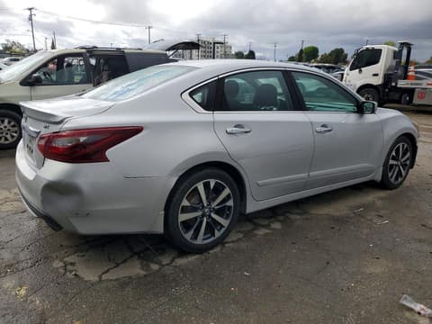 2017 Nissan Altima, VIN 1N4AL3AP1HN322501. Фото 3 з 6 з аукціону Copart. Каталог авто зі США OpenDataCar.