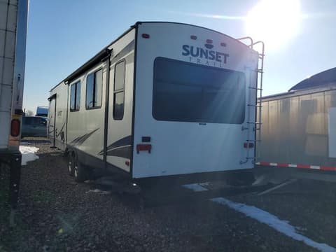 2018 Keystone Trailer, VIN 4YDT33S2XJ5351987. Фото 3 из 6 с аукциона Copart. Каталог авто из США OpenDataCar.