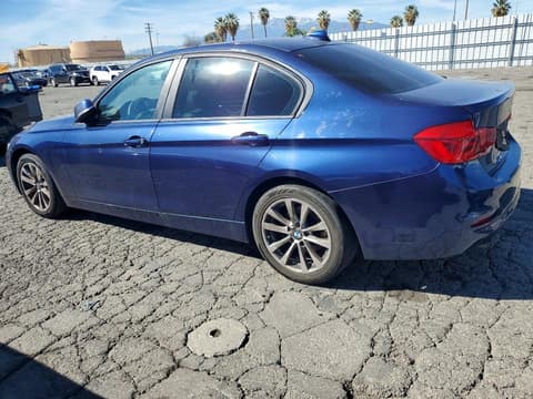 2017 Bmw 3 Series, VIN WBA8E1G51HNU14847. Фото 2 з 6 з аукціону Copart. Каталог авто зі США OpenDataCar.