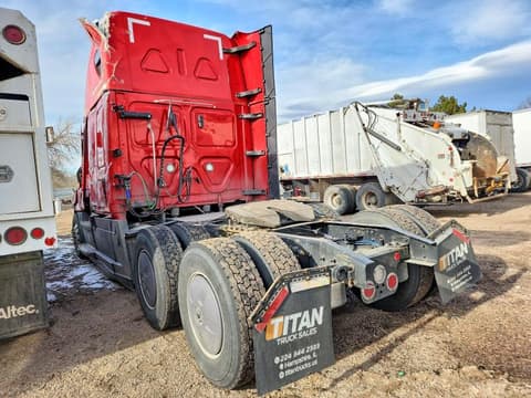 2022 Freightliner Cascadia, VIN 1FUJHHDR2NLMX2994. Фото 3 з 6 з аукціону Copart. Каталог авто зі США OpenDataCar.