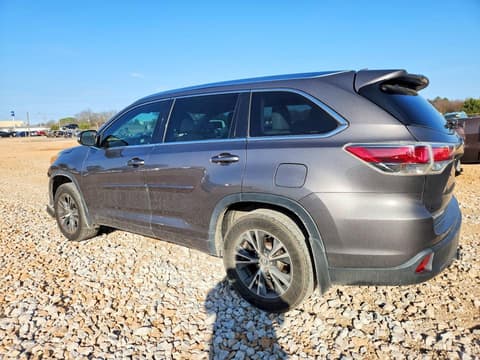 2016 Toyota Highlander, VIN 5TDKKRFH2GS138120. Фото 2 з 6 з аукціону Copart. Каталог авто зі США OpenDataCar.