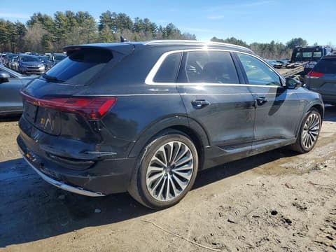 2019 Audi e-tron, VIN WA1VABGE7KB010445. Фото 3 з 6 з аукціону Copart. Каталог авто зі США OpenDataCar.