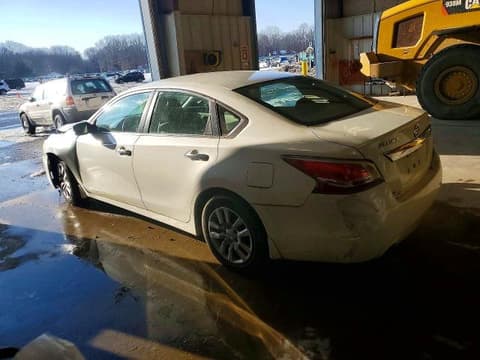 2015 Nissan Altima, VIN 1N4AL3AP8FC151562. Фото 2 з 6 з аукціону Copart. Каталог авто зі США OpenDataCar.