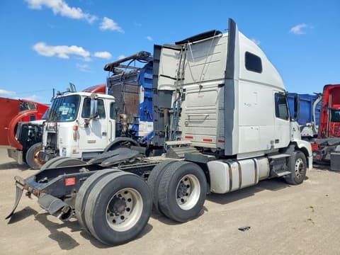 2017 Volvo VNL, VIN 4V4N99EH2HN975620. Фото 4 з 6 з аукціону Copart. Каталог авто зі США OpenDataCar.
