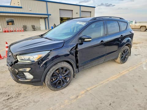 2017 Ford Escape, VIN 1FMCU0J9XHUD15709. Фото 1 з 6 з аукціону Copart. Каталог авто зі США OpenDataCar.