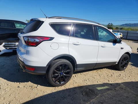 2017 Ford Escape, VIN 1FMCU0GD2HUD85460. Фото 3 з 6 з аукціону Copart. Каталог авто зі США OpenDataCar.