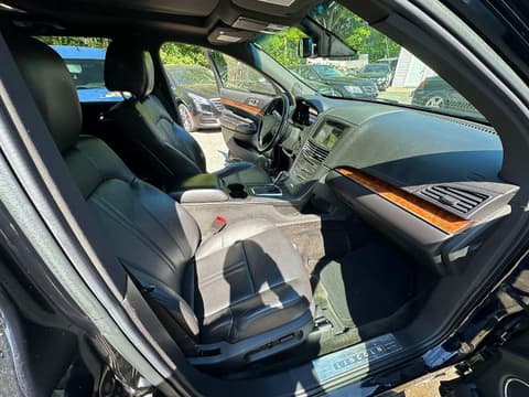 2018 Lincoln MKT, VIN 2LMHJ5NK7JBL02473. Фото 5 из 6 с аукциона Copart. Каталог авто из США OpenDataCar.