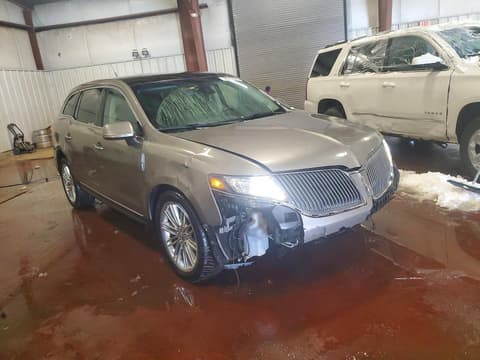 2015 Lincoln MKT, VIN 2LMHJ5AT1FBL02670. Фото 4 из 6 с аукциона Copart. Каталог авто из США OpenDataCar.