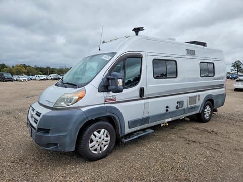 2014 Winnebago Travao59gl, VIN 3C6URVJG4EE111205. Фото 3 з 6 з аукціону Copart. Каталог авто зі США OpenDataCar.