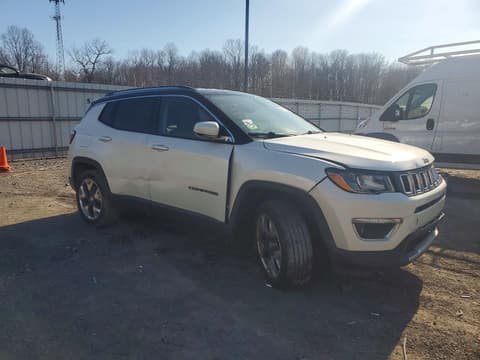 2017 Jeep Compass, VIN 3C4NJDCB9HT680860. Фото 4 з 6 з аукціону Copart. Каталог авто зі США OpenDataCar.