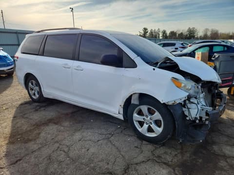 2011 Toyota Sienna, VIN 5TDKK3DCXBS137746. Фото 4 з 6 з аукціону Copart. Каталог авто зі США OpenDataCar.