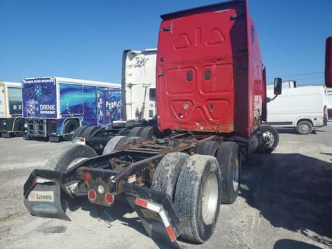 2015 Freightliner Cascadia 1, VIN 3AKJGLD56FSGB3332. Фото 4 з 6 з аукціону Copart. Каталог авто зі США OpenDataCar.