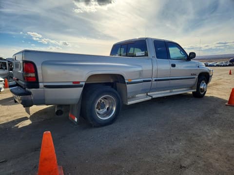 1999 Dodge Ram 3500, VIN 1B7MC3365XJ597824. Фото 3 з 6 з аукціону Copart. Каталог авто зі США OpenDataCar.