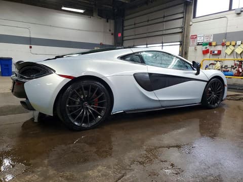 2017 Mclaren 650 S, VIN SBM13GAA8HW001876. Zdjęcie 3 z 6 z aukcji Copart. Katalog aut z USA OpenDataCar.