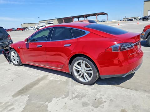 2013 Tesla Model S, VIN 5YJSA1CP2DFP21805. Фото 2 з 6 з аукціону Copart. Каталог авто зі США OpenDataCar.