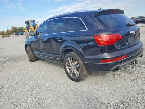 2015 Audi Q7, VIN WA1LGAFE4FD017803. Фото 2 з 6 з аукціону Copart. Каталог авто зі США OpenDataCar.