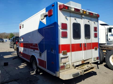 2002 Ford Econoline, VIN 1FDXE45F32HB19276. Photo 2 of 6 from Copart auction. OpenDataCar US salvage catalog.