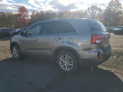 2015 Kia Sorento, VIN 5XYKTCA67FG560332. Фото 2 из 6 с аукциона Copart. Каталог авто из США OpenDataCar.