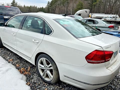 2014 Volkswagen Passat, VIN 1VWBN7A3XEC045882. Фото 3 з 6 з аукціону Copart. Каталог авто зі США OpenDataCar.