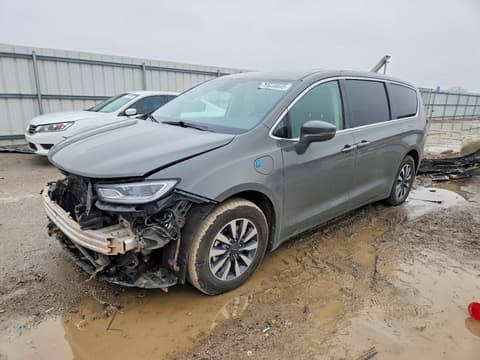 2022 Chrysler Pacifica, VIN 2C4RC1L73NR121356. Фото 1 з 6 з аукціону Copart. Каталог авто зі США OpenDataCar.