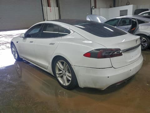 2019 Tesla Model S, VIN 5YJSA1E28KF330088. Фото 2 з 6 з аукціону Copart. Каталог авто зі США OpenDataCar.
