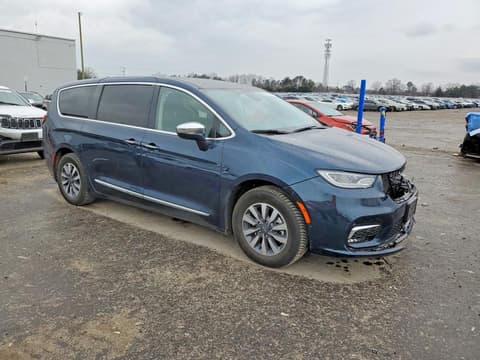 2022 Chrysler Pacifica, VIN 2C4RC1S74NR101053. Фото 4 из 6 с аукциона Copart. Каталог авто из США OpenDataCar.