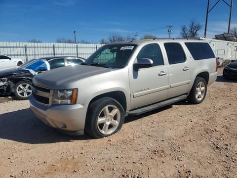 2008 Chevrolet Suburban, VIN 1GNFC16018J230318. Zdjęcie 1 z 6 z aukcji Copart. Katalog aut z USA OpenDataCar.