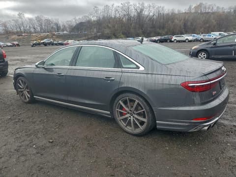 2017 Audi S8, VIN WAULSBF87PN008056. Фото 2 з 6 з аукціону Copart. Каталог авто зі США OpenDataCar.