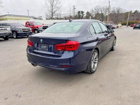 2017 Bmw 3 Series, VIN WBA8D9G51HNU59577. Фото 3 з 6 з аукціону Copart. Каталог авто зі США OpenDataCar.