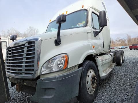 2009 Freightliner Cascadia 125, VIN 1FUJGLDR69LAC9709. Фото 2 з 6 з аукціону Copart. Каталог авто зі США OpenDataCar.