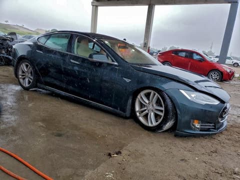 2013 Tesla Model S, VIN 5YJSA1DG2DFP03528. Фото 4 з 6 з аукціону Copart. Каталог авто зі США OpenDataCar.