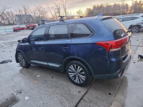 2019 Mitsubishi Outlander, VIN JA4AZ3A31KZ039869. Фото 2 з 6 з аукціону Copart. Каталог авто зі США OpenDataCar.