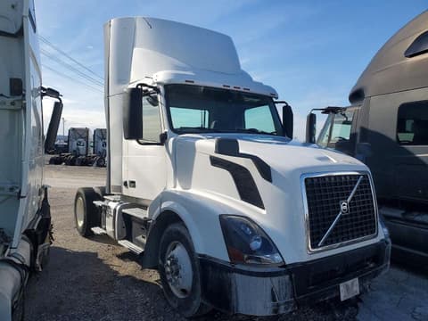 2018 Volvo VNL, VIN 4V4N39TG0JN892723. Фото 1 з 6 з аукціону Copart. Каталог авто зі США OpenDataCar.