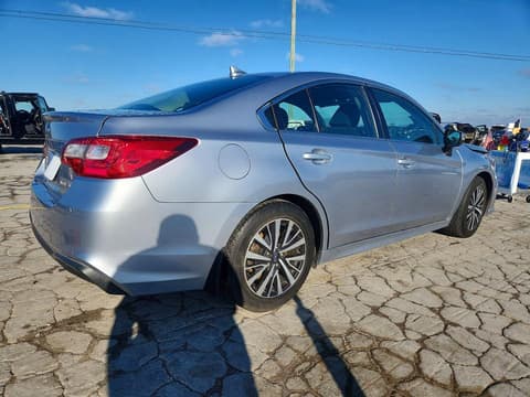 2018 Subaru Legacy, VIN 4S3BNAF63J3043484. Фото 3 з 6 з аукціону Copart. Каталог авто зі США OpenDataCar.