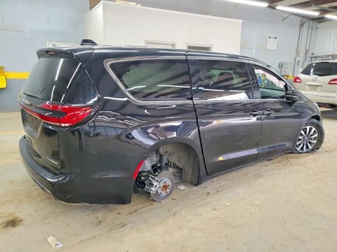 2024 Chrysler Pacifica, VIN 2C4RC1S74RR130607. Фото 3 з 6 з аукціону Copart. Каталог авто зі США OpenDataCar.