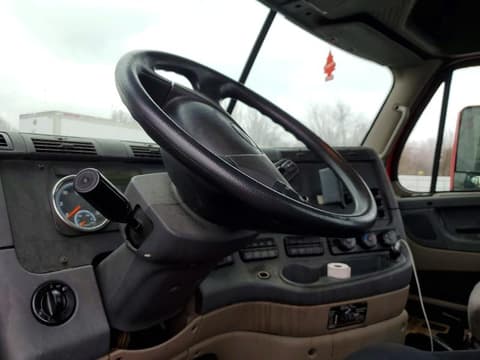 2016 Freightliner Cascadia 125, VIN 3AKJGED54GDBS2747. Фото 5 из 6 с аукциона Copart. Каталог авто из США OpenDataCar.