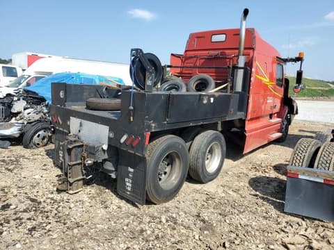 2000 Volvo VN, VIN 4V4ND1RH0YN796115. Фото 4 з 6 з аукціону Copart. Каталог авто зі США OpenDataCar.