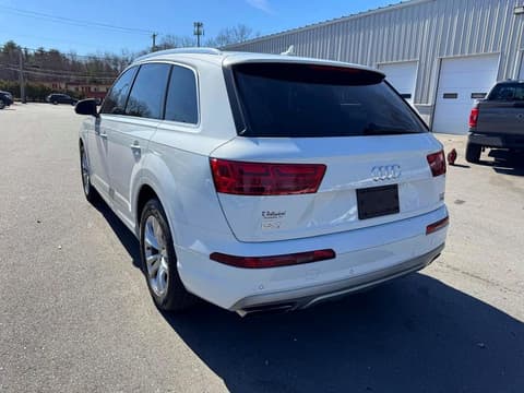 2017 Audi Q7, VIN WA1LAAF78HD028003. Фото 2 з 6 з аукціону Copart. Каталог авто зі США OpenDataCar.