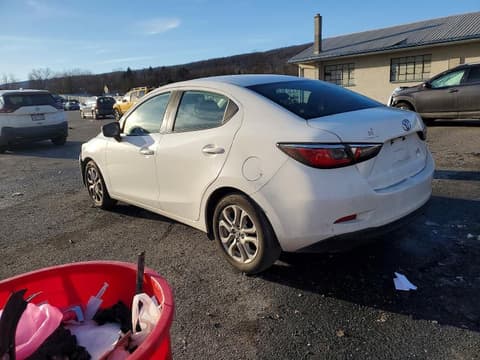 2017 Toyota Yaris, VIN 3MYDLBYV8HY165902. Фото 2 з 6 з аукціону Copart. Каталог авто зі США OpenDataCar.