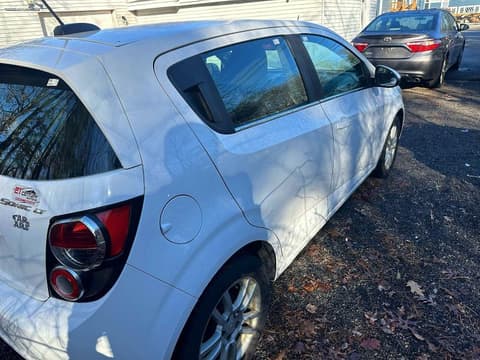 2015 Chevrolet Sonic, VIN 1G1JC6SH2F4126968. Фото 4 з 6 з аукціону Copart. Каталог авто зі США OpenDataCar.