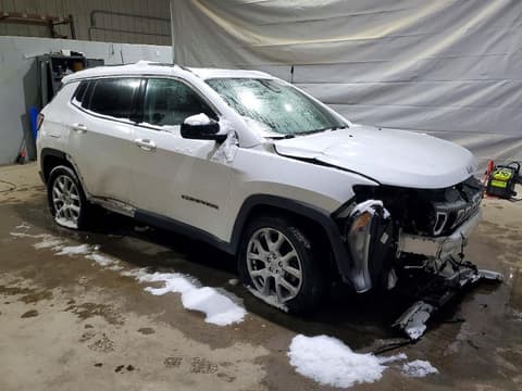 2022 Jeep Compass, VIN 3C4NJDFB5NT125668. Фото 4 з 6 з аукціону Copart. Каталог авто зі США OpenDataCar.