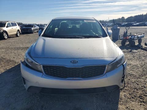 2018 Kia Forte, VIN 3KPFK4A71JE197504. Фото 5 з 6 з аукціону Copart. Каталог авто зі США OpenDataCar.