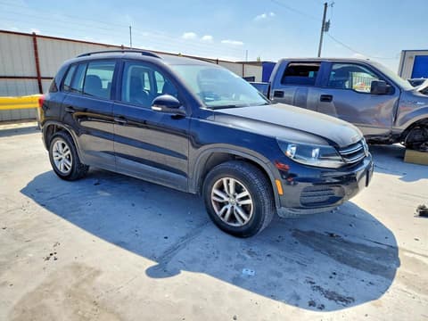 2017 Volkswagen Tiguan, VIN WVGAV7AX2HK023463. Фото 4 из 6 с аукциона Copart. Каталог авто из США OpenDataCar.