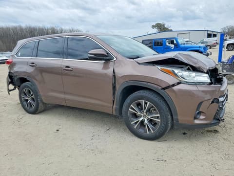 2018 Toyota Highlander, VIN 5TDZARFH8JS037267. Фото 4 з 6 з аукціону Copart. Каталог авто зі США OpenDataCar.