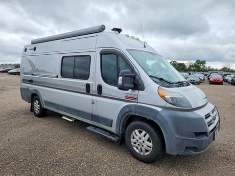 2014 Winnebago Travao59gl, VIN 3C6URVJG4EE111205. Фото 1 з 6 з аукціону Copart. Каталог авто зі США OpenDataCar.