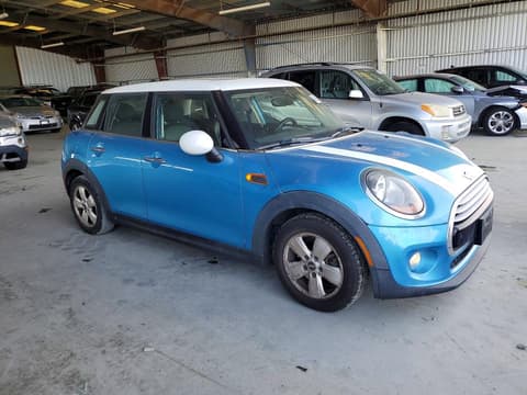 2015 Mini Cooper, VIN WMWXS5C5XFT831328. Фото 4 з 6 з аукціону Copart. Каталог авто зі США OpenDataCar.