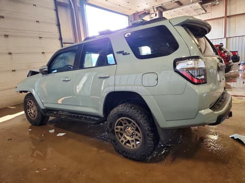 2022 Toyota 4Runner, VIN JTERU5JR5N6033453. Фото 2 з 6 з аукціону Copart. Каталог авто зі США OpenDataCar.