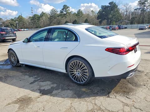 2025 Mercedes-benz E-Class, VIN W1KLF6BB5SA102572. Фото 2 з 6 з аукціону Copart. Каталог авто зі США OpenDataCar.